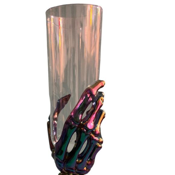 -Lot Of 2 Iridescent Skeleton Hand Resin Champagne Flutes - Picture 2 of 5